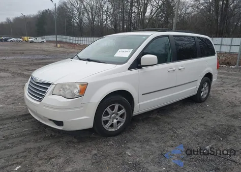 2010 Chrysler Town & Country Touring from USA, damaged, VIN 2A4RR5D16AR235971